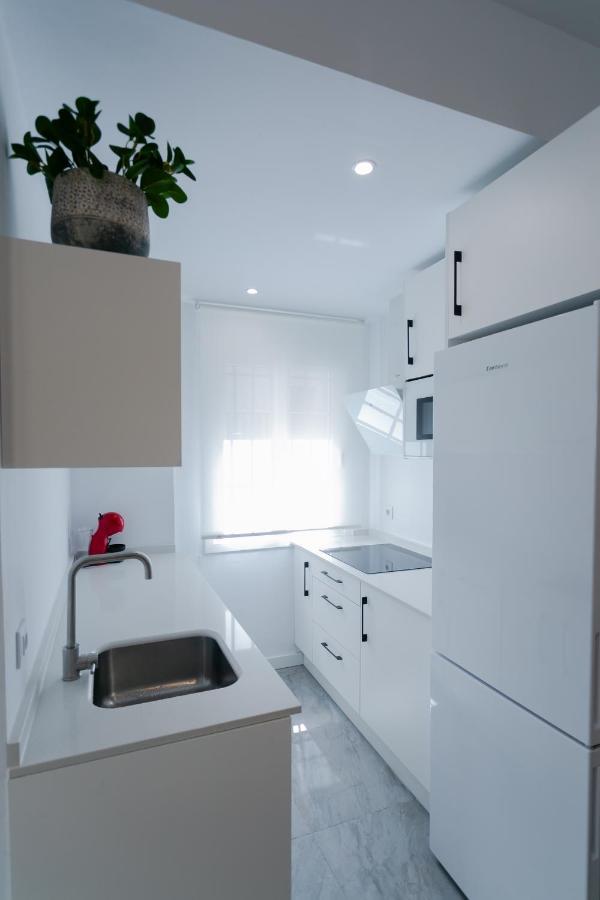 Lujoso Apartamento Con Piscina Compartida 1 Севиля Екстериор снимка